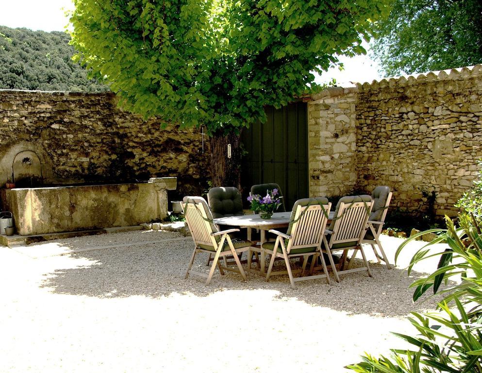 Le Mas De La Fontaine Bed and Breakfast Le Pegue Esterno foto