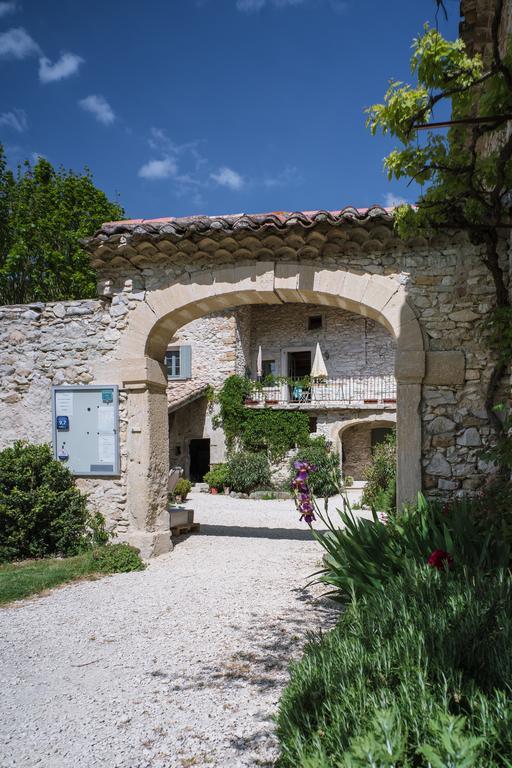 Le Mas De La Fontaine Bed and Breakfast Le Pegue Esterno foto