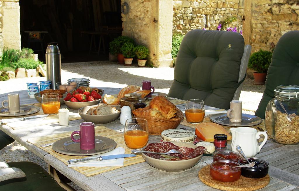 Le Mas De La Fontaine Bed and Breakfast Le Pegue Esterno foto
